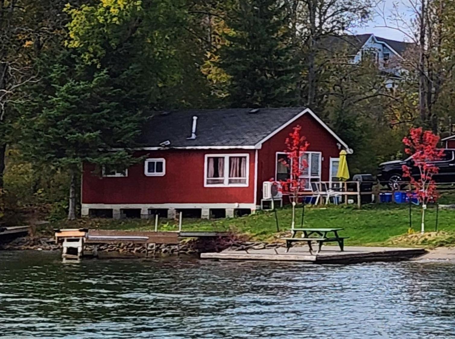 Trent River Cottages Hastings Екстер'єр фото